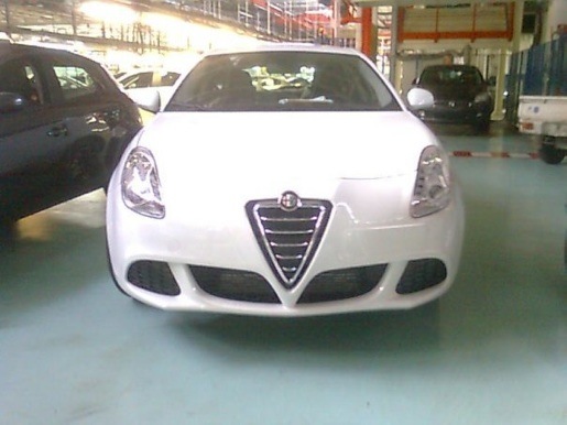 Alfa Romeo Milano Spyshots