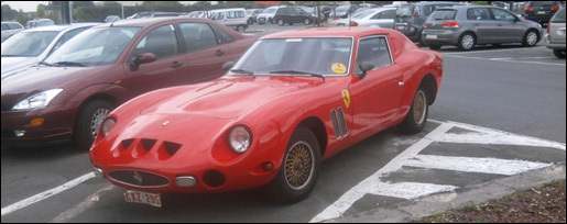 Gespot Ferrari 250 GTO replica