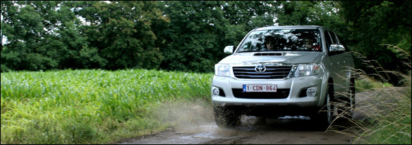 Toyota Hilux test 2012