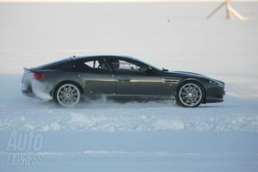 Aston Martin Rapide Spyshots Sneeuw