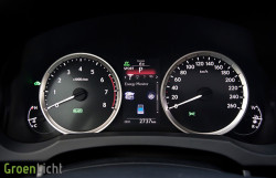 Rijtest: Lexus RC 300h Privilege