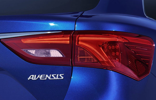 Rijtest: Toyota Avensis Touring Sports 1.6 D-4D (2015)