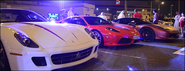 Video: Supercars verzamelen in Qatar
