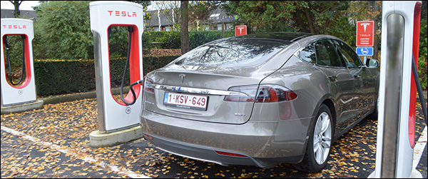 Vierde Belgische Tesla Supercharger staat in Diegem