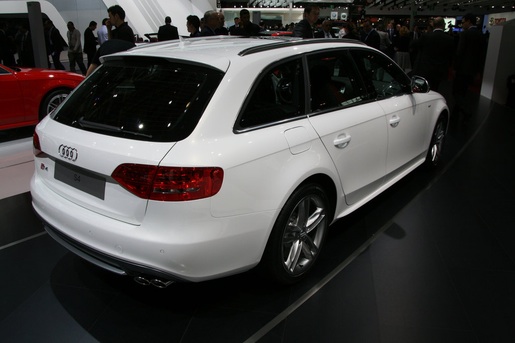 Parijs: Audi S4 Avant