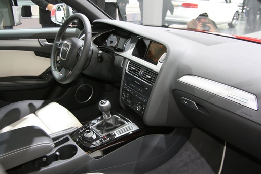 Parijs: Audi S4 Sedan