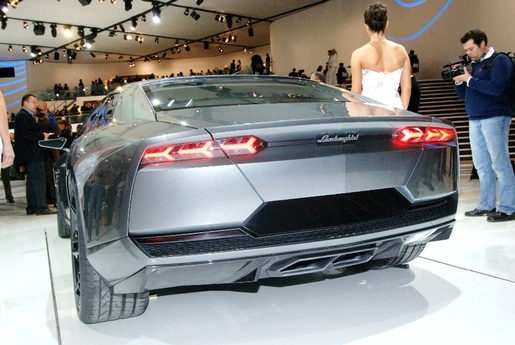 Parijs Lamborghini Estoque