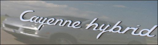 Porsche Cayenne Hybride Logo