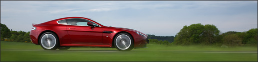 Wallpaper: Aston Martin V12 Vantage Magma Red