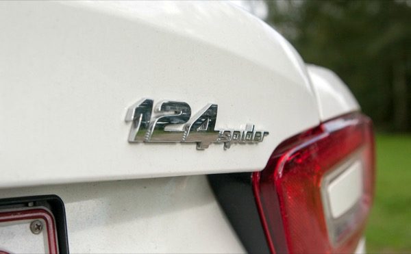 Rijtest: Fiat 124 Spider 1.4 MultiAir Turbo AT (2017)