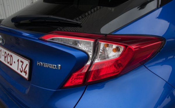 Rijtest: Toyota C-HR 1.8 Hybride (2016)