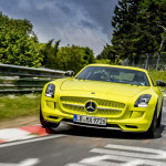 Mercedes SLS AMG Electric Drive knalt op de Nürburgring