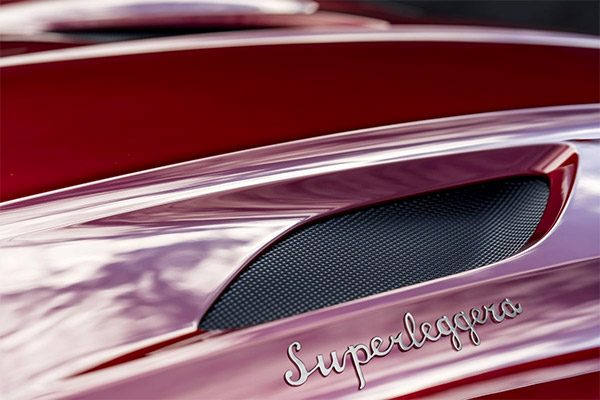 Teaser: Aston Martin DBS Superleggera (2018)