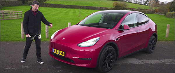 Video: CarWOW test de Tesla Model Y (2021)